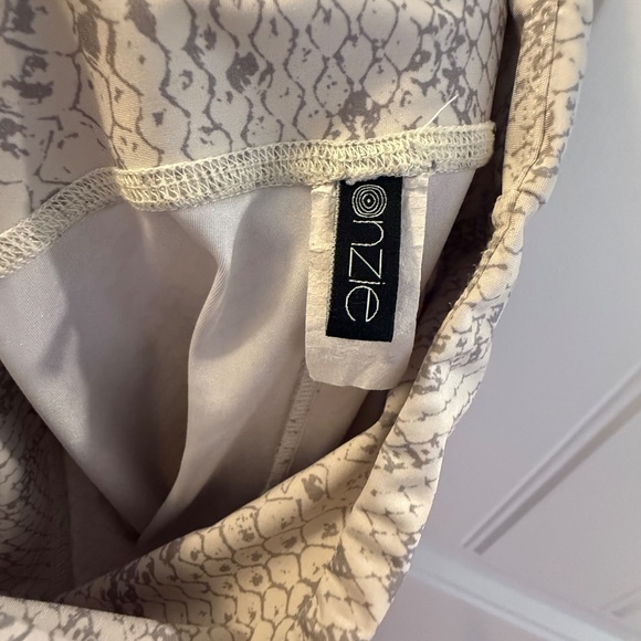 Snakeskin print set by Onzie - Picture 4 of 6